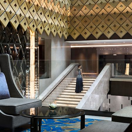 Lancaster Bangkok Hotel Eksteriør billede The lobby of the hotel