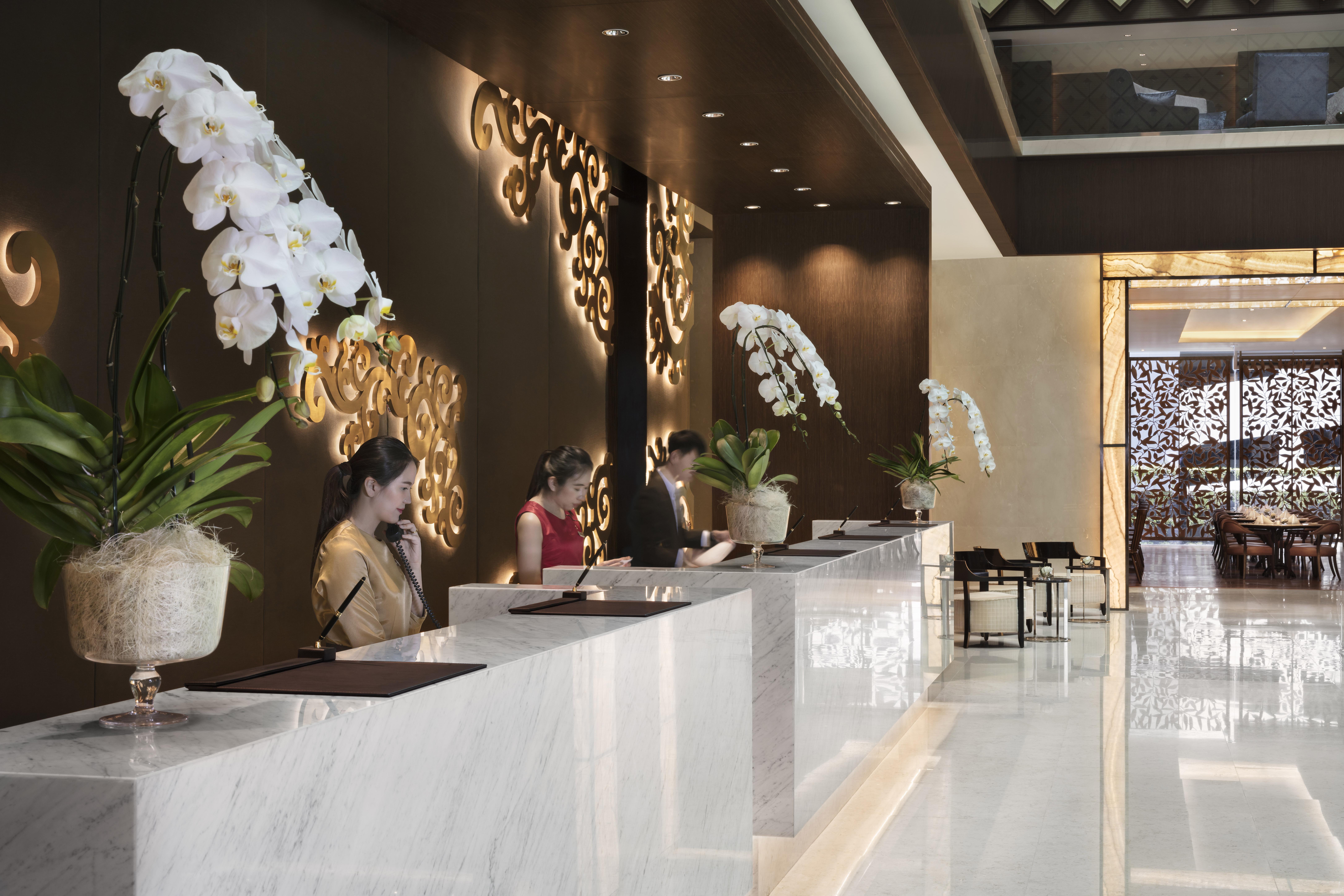 Lancaster Bangkok Hotel Eksteriør billede The lobby of the hotel